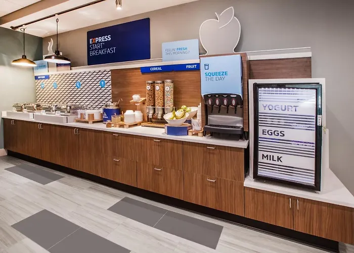 Holiday Inn Express Hotel & Suites Syracuse North Airport Area By Ihg