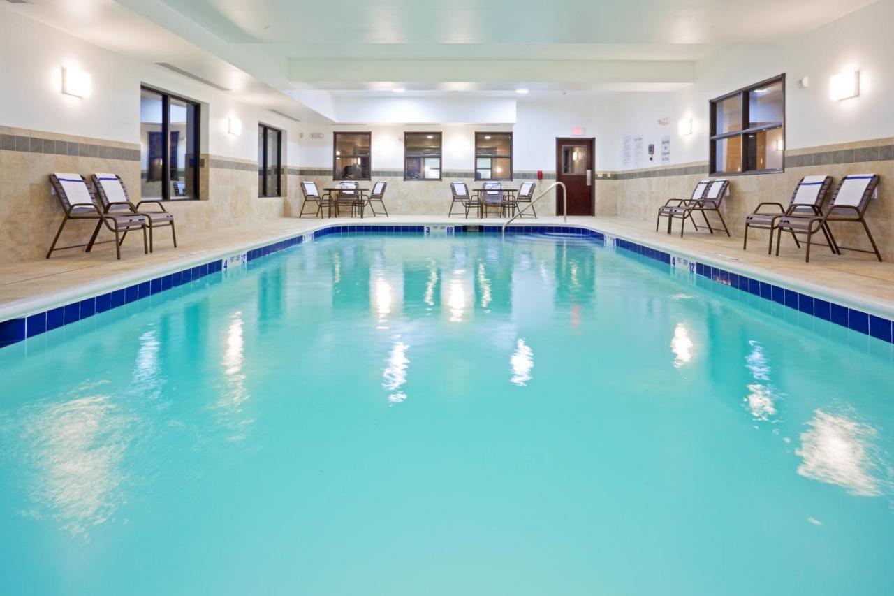 Hotel Express & Syracuse North Airport Area By Ihg
